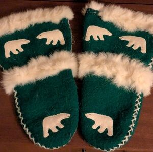Vintage Green felted woolen mittens. Inuit design. Hand stitched with fur trim